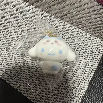 치이카와 & 산리오 시크릿 플로키 마스코트 참