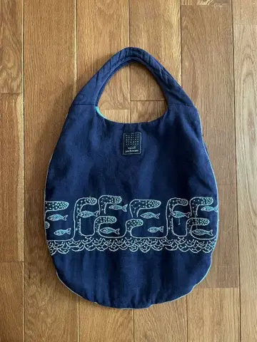 minaperhonen 미나 페르호넨 voyage 보야주 에그백