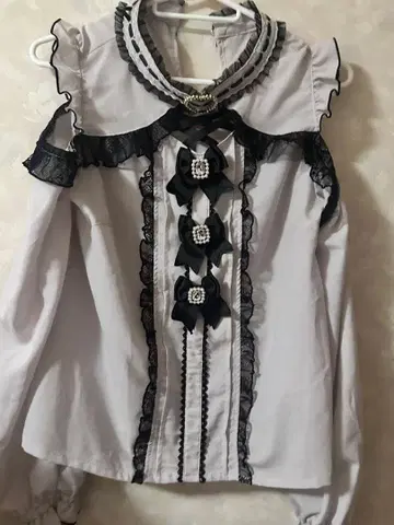 리즈리사 3개 리본 하트 초커 블라우스