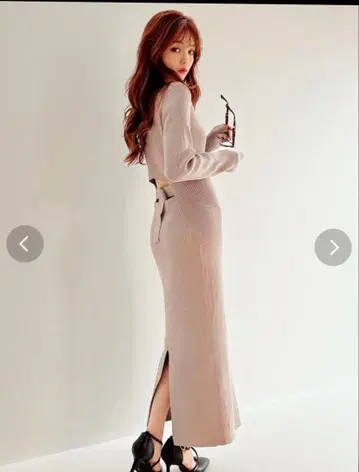 RESEXXY 백 오픈 긴팔 니트 원피스