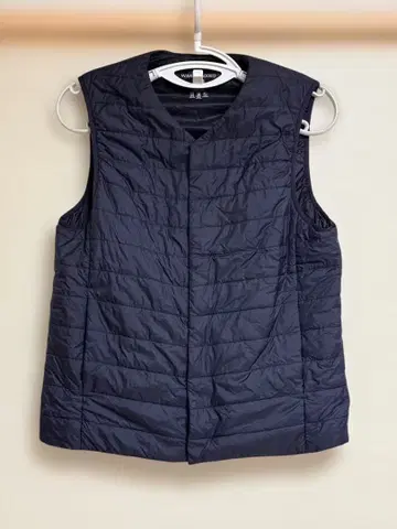 유니클로 웜 패딩 베스트 S 사이즈 네이비