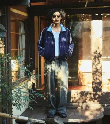 엄브로 프릭스스토어 벨로아 트랙 자켓 완판템 네이비