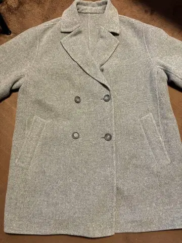 유니클로 그레이 더블 브레스트 코트