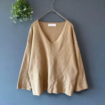 시리시티 [F] 어른 내추럴 적당한 기장감 울 블렌드 V넥 니트