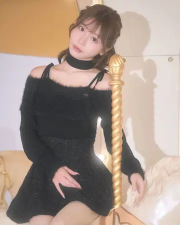 비쥬 스트랩 포함 오프숄더 상의 SFY0510C