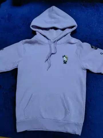 연보라 캐릭터 자수 후드 부착 후드티 M 사이즈