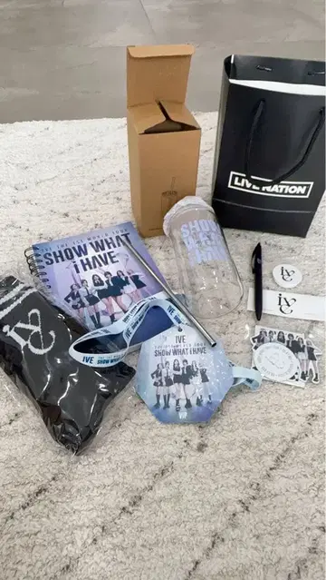 Ive 'SHOW WHAT I HAVE' VIP 굿즈 세트