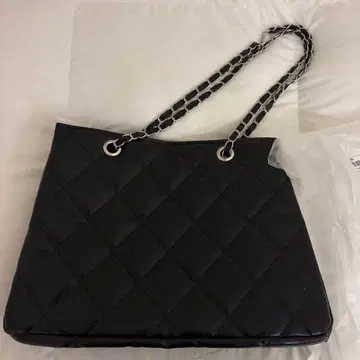 블랙 퀼팅 숄더백