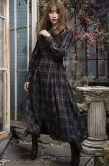 Her lip to Pleated Pleats Long Dress