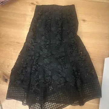 SNIDEL 블랙 레이스 플레어 스커트