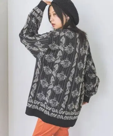 JEANASIS 꽃 패턴 니트 가디건 긴팔 블랙/화이트