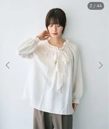 새상품 YECCA VECCA 프릴 개더 보타이 블라우스