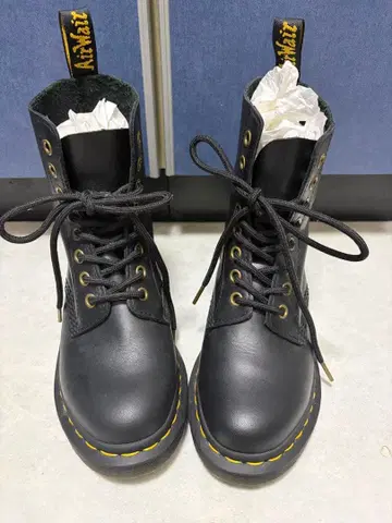 [ 새상품급 ] Dr. Martens 부츠 22 22.5