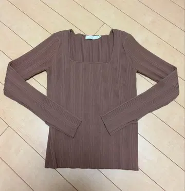 [ 새상품급 ] M_ TIGHT RIB KNIT TOP