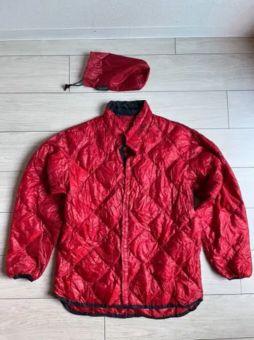 새상품급 몽벨 다운 자켓 빨간색 남성용 발리스틱 에어라이트 사이즈 M