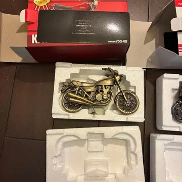 Kawasaki 750RS & Honda NSR250R 미니어처 모델