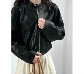 숏 기장 페이크 가죽 자켓 인조 가죽 PU 싱글 버튼 블랙 가죽풍