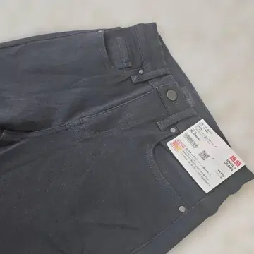UNIQLO 히트텍 울트라 스트레치 슬림 스트레이트 청바지