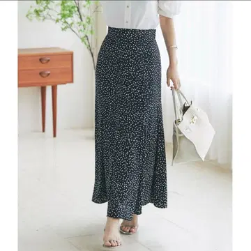 러브티크 봉봉 스퀘어 도트 머메이드 스커트 34 네이비