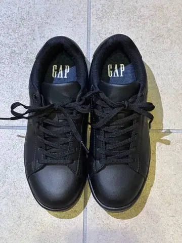 GAP 경량 코트 스니커즈