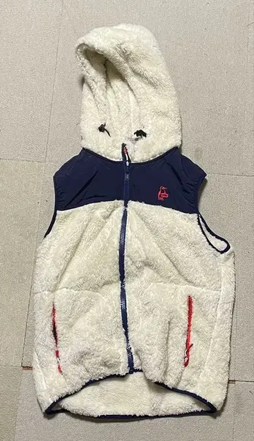 참스 엘모 플리스 후드 부착 베스트 ch04-1423