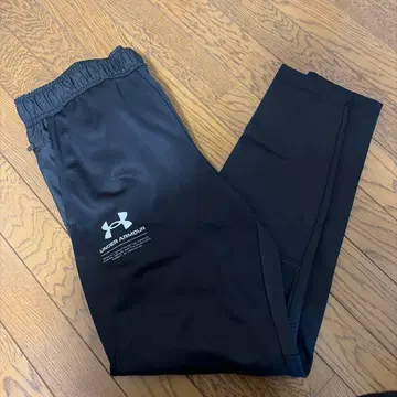 언더아머 1368937 트레이닝 팬츠 블랙 XL 새상품 택 포함