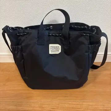 FRIDRIK PACKERS 블랙 토트백 새상품급