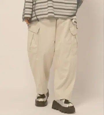 니코앤드 niko and 배럴 카고 팬츠 아이보리 미사용 새상품