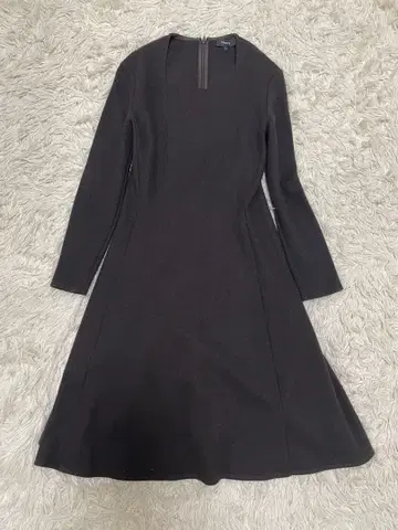 띠어리 울 100 니트 원피스 브라운