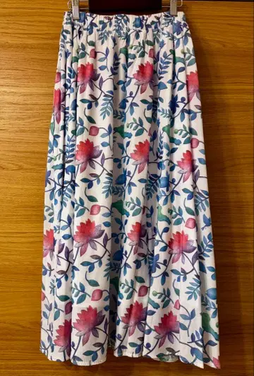 ROUROU 로우로우 로터스 보타니컬 플레어 스커트