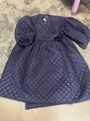 퀼팅 코트 볼륨 아차츄무 마누슈 뮈베일