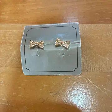 골드 리본형 귀걸이