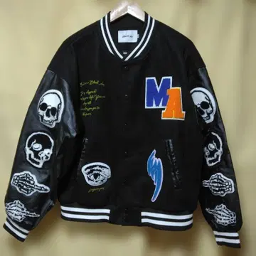 Black air 스컬 자수 바시티 자켓