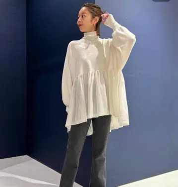 캘런솔로지 하이넥 개더 니트 풀오버 12월 말까지 게재