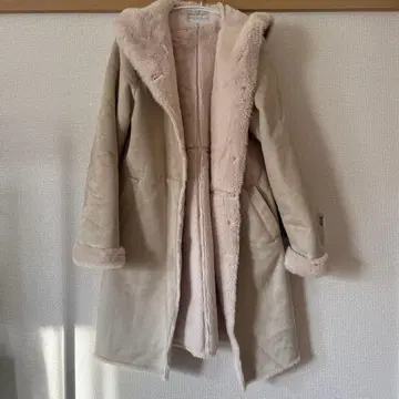 A DAY IN THE LIFE 무스탕 코트 베이지