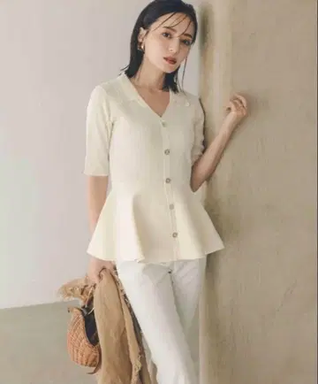 anuans 페플럼 니트탑 화이트