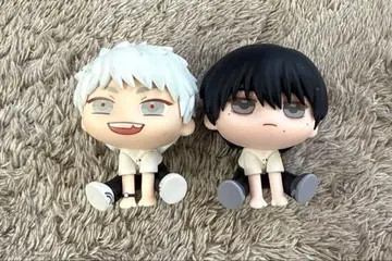 빛이 죽은 여름 큐룽하게 쳐다보는 포즈 피규어