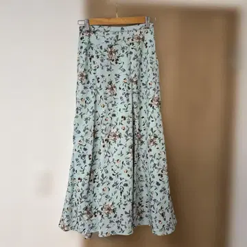 플라워 프린트 에스카르고 내로우 스커트