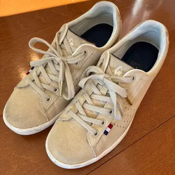 르 꼬끄 스포르티브 베이지 스니커즈