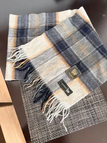 캐시미어 100% 체크 무늬 머플러