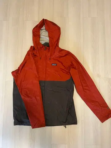 patagonia 마운틴 파카 L 빨간색/다크 그레이