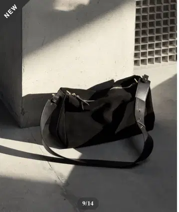 JISTORY 2WAY 스웨이드 스퀘어 백 블랙