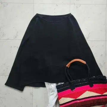 비어즐리 니트 블랙 돌먼 슬리브 울 100% 압축 울 루즈핏