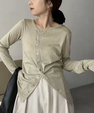 CAPRICIEUX LE MAGE 비대칭 버튼 탱커풍 롱T 그린