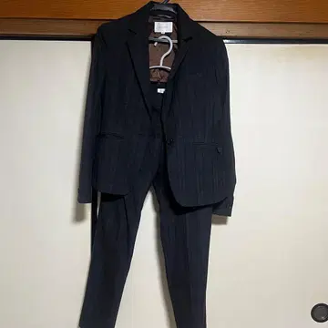 다크 그레이 체크 무늬 비즈니스 정장