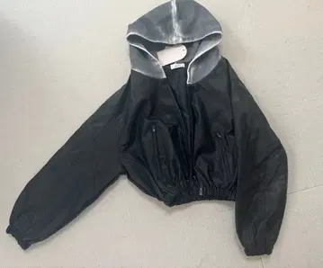 후드 부착 크롭 가죽 자켓