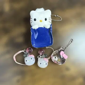 헬로키티 스트랩 포함 키링 세트