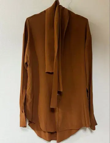 라빠르망 구매 ATEA OCEANIE 보타이 실크 셔츠 테라코타