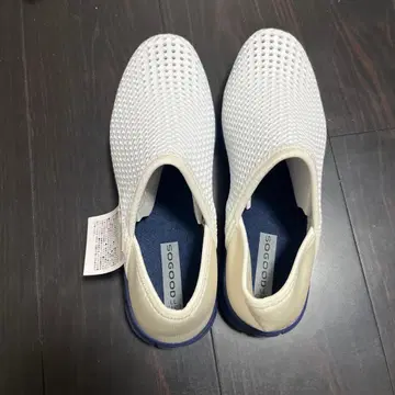 화이트 메쉬 슬립온 네이비 밑창