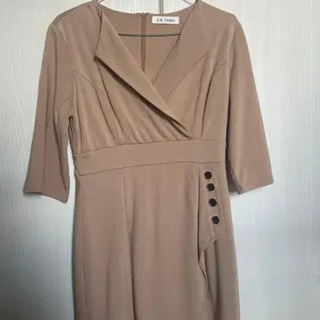 LA fume 베이지 7부 소매 원피스